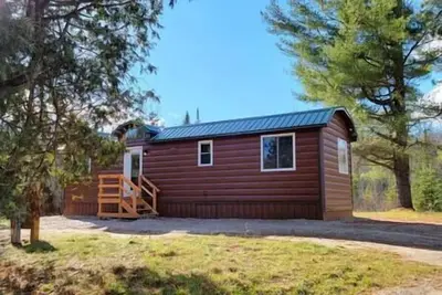 Image de Lazy Deer - Cabin on 50 acres w/Hot Tub and mountain view