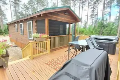 Image de Modern Tiny Home - w/Hot Tub and mountain views Near Titus