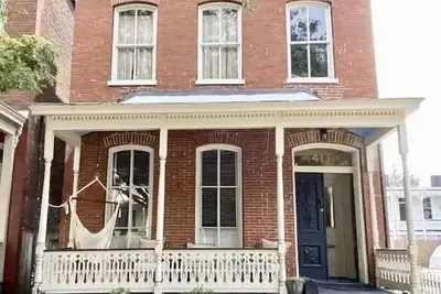 Image de Large City Center House - 7 Beds/2 Ba w/ parking