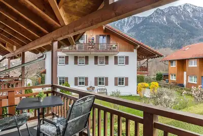 Image de Appartement de vacances \"Fuchsbau\" avec vue sur les montagnes, balcon et Wi-Fi