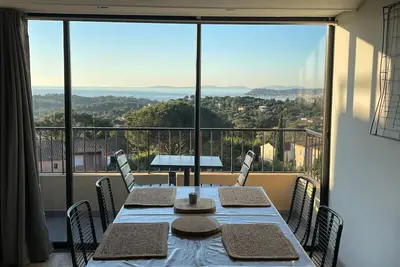 Image de T2 sans vis-à-vis avec vue sur mer