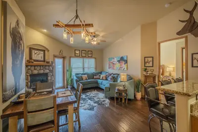 Image de Lonesome Dove - 2 Br Condo on the River located in the Heart of Ruidoso!