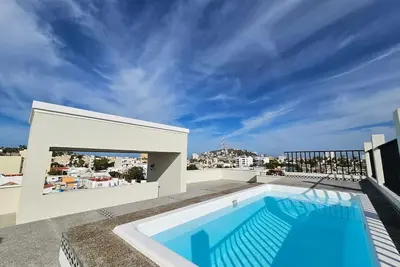 Image de Las Hadas: City Condo with Pool