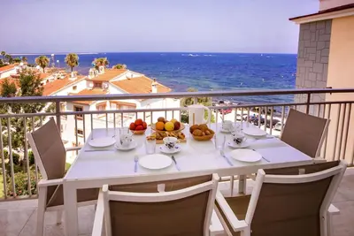 Image de Joli appartement pour 6 personnes avec piscine, Wifi, climatisation, Tv et terrasse