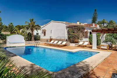 Image de Maison de vacances privée avec climatisation, piscine privée, Wifi, Tv, terrasse, parking
