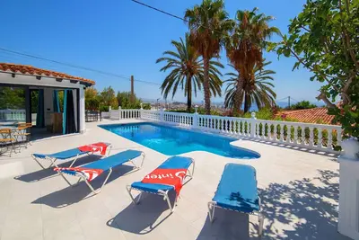 Belle maison de vacances privée avec Wifi, climatisation, piscine privée, Tv, terrasse et parking
