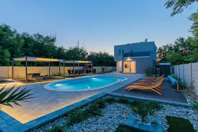 Image de Magnifique maison de vacances privée avec Wifi, piscine privée, climatisation, Tv et patio