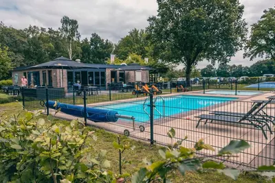 Image de Merveilleuse maison de vacances privée pour 4 personnes avec piscine, Wifi, Tv et terrasse