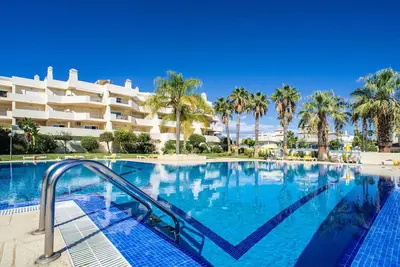 Image de Agréable appartement pour 4 personnes avec Wifi, climatisation, piscine, Tv et terrasse