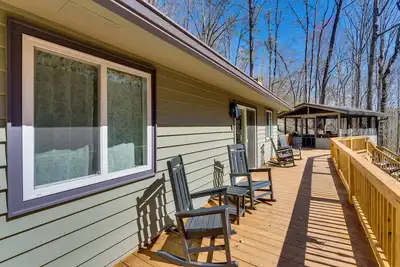 Image de North Carolina Coupes Retreat w/ Deck & Grill!