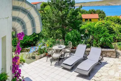 Image de Joli appartement pour 4 personnes avec climatisation, piscine, Wifi, Tv et patio