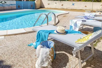 Image de Agréable appartement pour 6 personnes avec Wifi, piscine, climatisation, Tv, patio et parking