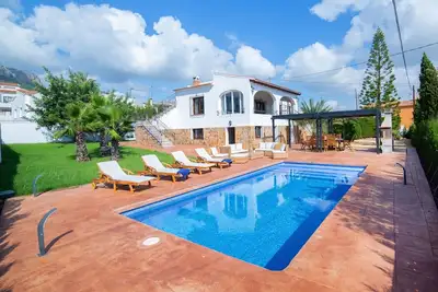 Image de Belle maison de vacances privée avec Wifi, piscine privée, climatisation, Tv, patio, parking