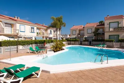Merveilleuse maison de vacances privée avec Wifi, piscine, Tv, terrasse, vue panoramique et parking