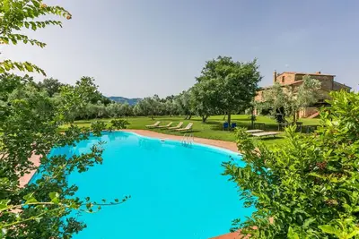 Image de Belle maison de vacances privée avec piscine privée, Wifi, patio, animaux admis et parking