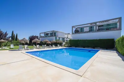 Image de Agréable appartement pour 4 personnes avec piscine, climatisation, Wifi, Tv et terrasse