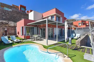 Image de Magnifique maison de vacances privée avec Wifi, piscine privée, climatisation, Tv, patio, parking