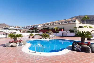 Image de Bel appartement pour 2 personnes avec piscine, Tv et terrasse