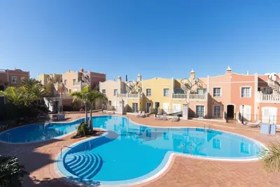 Image de Bel appartement pour 3 personnes avec piscine, Wifi, Tv et terrasse