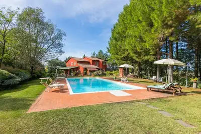 Image de Belle maison de vacances pour 4 personnes avec Wifi, piscine privée, Tv et parking