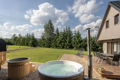 Image de Maison de vacances privée avec bain à remous, Wifi, Tv, terrasse, animaux admis, parking
