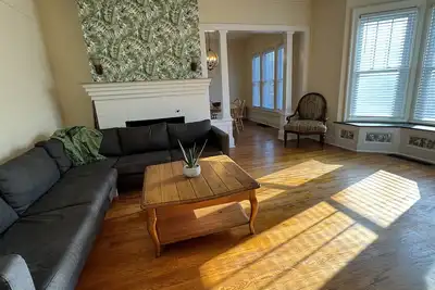 Image de Spacious home for family fun Central Oneonta minutes from Allstar Village