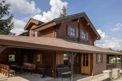 Image de Maison de vacances privée avec bain à remous, Wifi, Tv, terrasse, animaux admis, parking