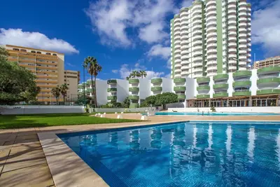 Image de Agréable appartement pour 4 personnes avec climatisation, Wifi, piscine, Tv, balcon et parking