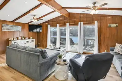 Image de Lake Stay on Bedford Way |Private Dock & Boat Ramp