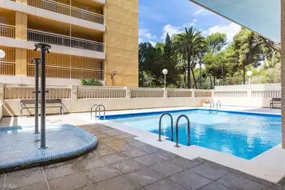 Image de Confortable appartement pour 4 personnes avec piscine, Wifi, Tv, balcon et parking