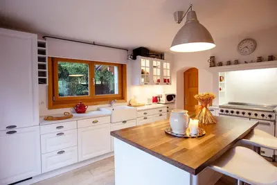 Image de Belle maison de vacances privée pour 11 personnes avec Wifi, Tv, terrasse, animaux admis et parking