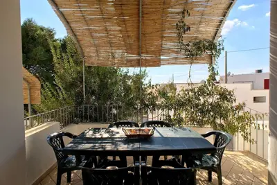 Image de Joli appartement dans une maison de vacances avec climatisation, Tv, patio, animaux admis, parking