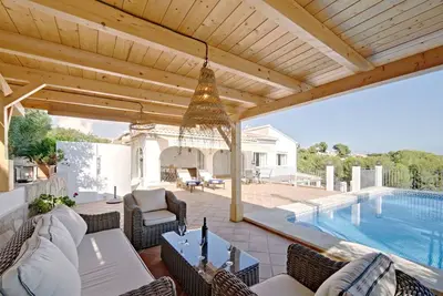 Maison de vacances privée avec climatisation, Wifi, piscine privée, Tv, patio, parking