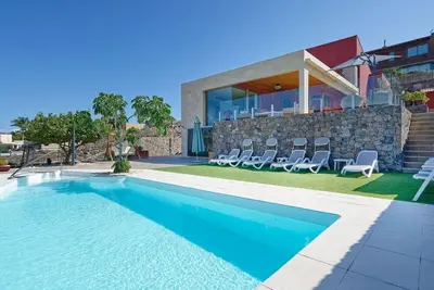 Image de Magnifique maison de vacances privée avec piscine privée, Wifi, climatisation, Tv, patio, parking