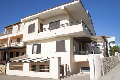 Image de Confortable appartement pour 4 personnes avec climatisation, Tv, terrasse, animaux admis et parking