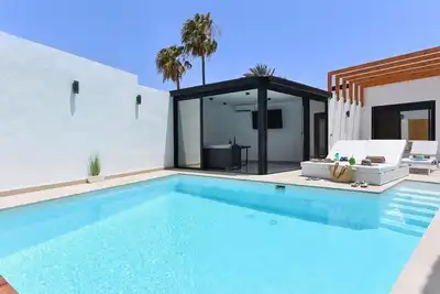 Image de Maison de vacances privée avec Wifi, climatisation, piscine privée, Tv, terrasse, animaux admis