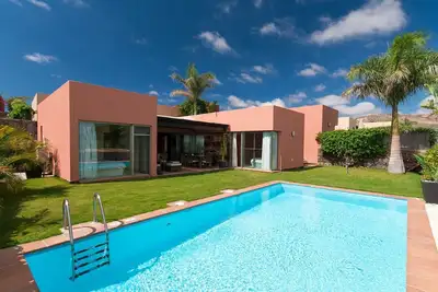 Image de Maison de vacances privée avec Wifi, piscine privée, climatisation, Tv, vue panoramique, parking