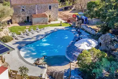 Maison de vacances privée avec piscine privée, Wifi, climatisation, Tv, patio, parking