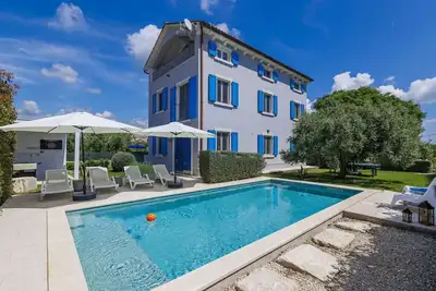 Image de Belle maison de vacances privée avec piscine privée, Wifi, climatisation, Tv, terrasse et parking