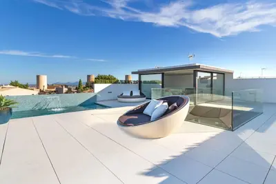 Image de Maison de vacances privée avec bain à remous, Wifi, climatisation, piscine privée, Tv, patio