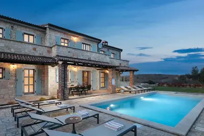 Image de Maison de vacances privée avec piscine privée, internet, climatisation, Tv, terrasse, parking