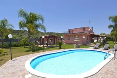 Image de Maison de vacances privée avec Wifi, piscine privée, climatisation, Tv, patio, vue panoramique