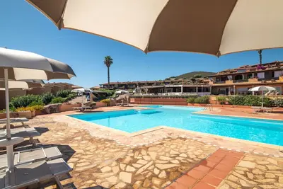 Image de Agréable appartement avec Wifi, piscine, climatisation, Tv, balcon et animaux admis