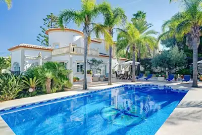 Image de Belle maison de vacances privée avec climatisation, Wifi, piscine privée, Tv, patio, parking
