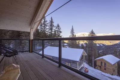 Image de Confortable appartement dans une maison de vacances avec Wifi, Tv, balcon, vue panoramique, parking