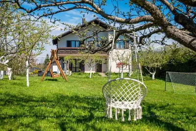 Image de Maison de vacances privée avec bain à remous, piscine privée, Wifi, climatisation, Tv, patio