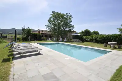Belle maison de vacances privée avec Wifi, piscine privée, Tv, animaux admis et parking