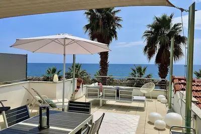 Image de Merveilleuse maison de vacances pour 7 personnes avec climatisation, Wifi, Tv, terrasse et parking