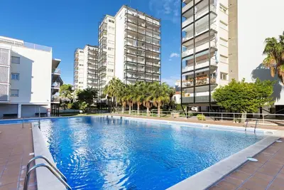 Image de Agréable appartement pour 4 personnes avec piscine, Tv, balcon et parking