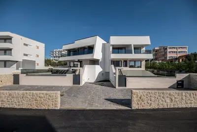 Image de Maison confortable à Novalja avec piscine extérieure